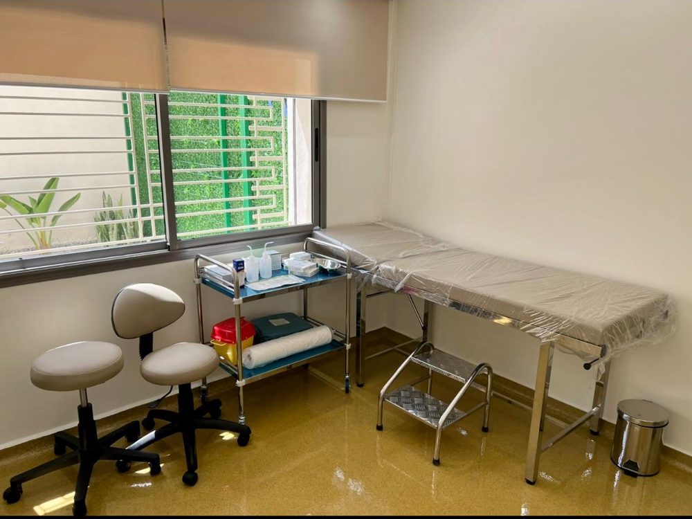 Salle de soins équipée du cabinet à El Jadida